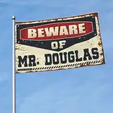 Country Boy Flaggen "Beware Of Mr. Douglas", Poolschilder und Dekoration, lustige Raumdekoration für den Außenbereich, 30 x 45 cm