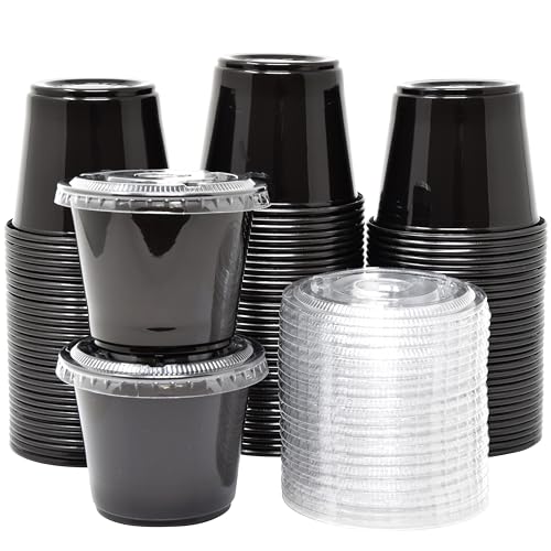 100 Sets – 155 ml schwarze Jello Schnapsbecher mit Deckel, kleine Kunststoffbehälter mit Deckel, Soßenbecher, Gewürzbecher, Einweg-Portionsbecher, Salatdressing-Behälter to go