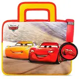 Pebble Gear Disney Pixar Cars Kids Tablet-Tasche & Kopfhörer, kindersichere Lautstärkebeschränkung, Kinder-Tasche passend für 8 Zoll Tablets, Platz für Spielzeug & Zubehör, Music-Sharing Funktion