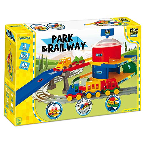 Wader 51520 - Play Tracks Railway Parkhaus und Eisenbahn, Set aus Schienen und Straße mit ca. 6,4 m Länge, inkl. 4 Fahrzeugen und 48 Stickern, ab 12 Monaten, ideal als Geschenk