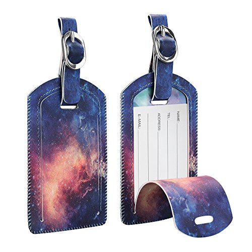 [2 Stück] Fintie Kofferanhänger aus Kunstleder, Gepäckanhänger ID Etikett mit Adressschild Namenschild für Reisetasche Koffer, Die Galaxie