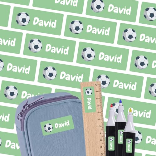 Namensaufkleber für Stifte & Lineal (250 Sticker) – Aufkleber mit Name und Fußball für Schulstifte oder Geodreieck – Ideal für Schule und Kindergarten – Spülmaschinenfest, 30 x 13 mm