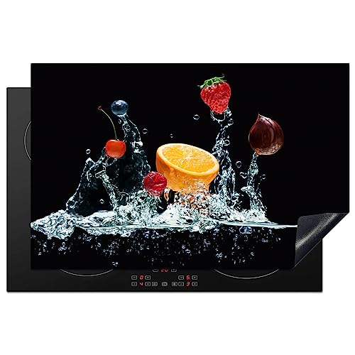 KitchenYeah© Herdabdeckplatte Einteilig Küche Ceranfeld Abdeckplatte Cerankochfeld Abdeckung Induktionskochfeld Schutzmatte Wasser - Obst - Orange - Erdbeeren - Kirsche - Schwarz - 81x52 cm