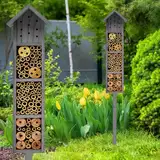 Holz Insektenhotel mit Erdspieß 78 cm - grau - Garten Deko Insektenhaus zum Aufstellen - Bienenhotel Hummelhaus Holzhaus Nisthilfe für Bienen Hummeln Florfliegen Schmetterling