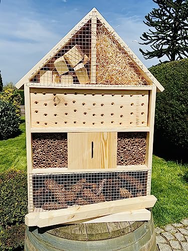 DARLUX massives handgefertigtes XL Insektenhotel aus Holz mit Standfuß 97 x 56 x 12 cm (HxBxT) Wildbienen Nisthilfe I Bienenhotel I Insektenhaus I wetterfest